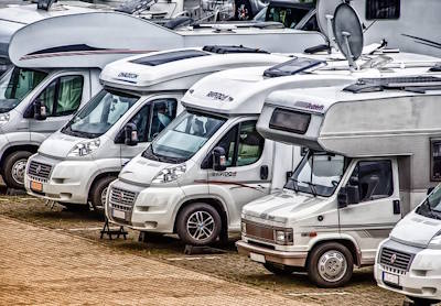 Rondreis met privéauto, camper of chauffeur.
